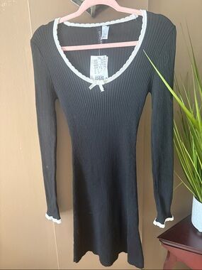 Ribbed Long Sleeve Black Dress with Lace Trim